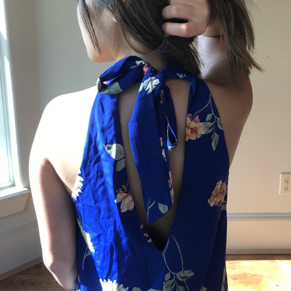 Lulu’s blue floral dress